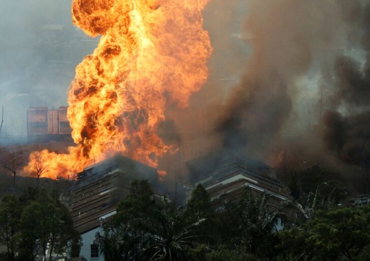 2025-04-01T051105Z_1340382281_RC2QODA206EI_RTRMADP_3_MALAYSIA-FIRE