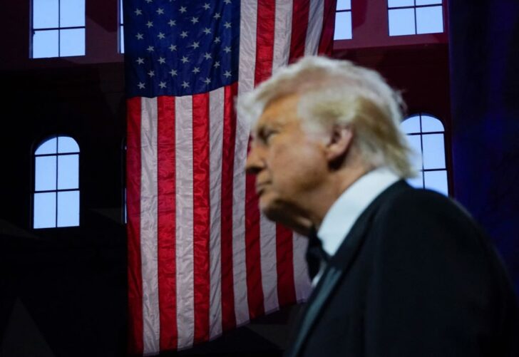 2025-04-09T001102Z_2109661910_RC20UDAXNIH3_RTRMADP_3_USA-TRUMP