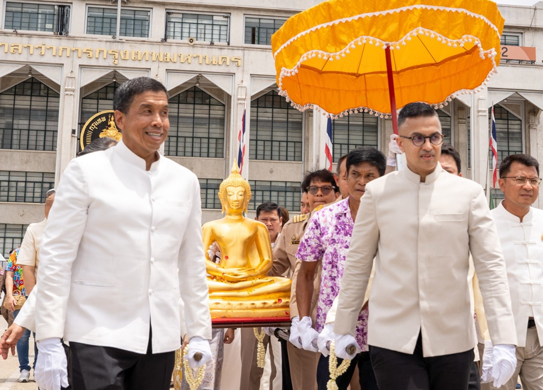 กทม. อวยพรปีใหม่ไทย ‘ชัชชาติ’ เชื่อทุกคนพร้อมเดินต่อ หลังผ่านเรื่องหนักแล้ว 