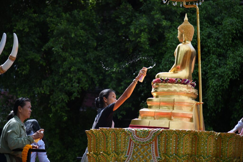 พระพุทธสิหิงค์ สงกรานต์