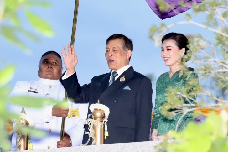 ในหลวง พระราชินี ในหลวง พระราชินี