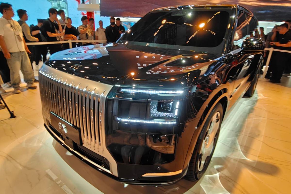 กลุ่มซีเคอร์ เปิด ปลั๊ก-อิน ไฮบริด 2 รุ่นใหม่ ZEEKR 9X-Lynk & Co 900
