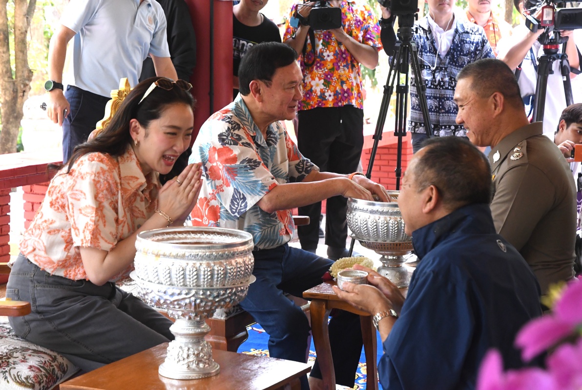 ทักษิณ เดินสายทำบุญสงกรานต์ เชียงใหม่ ‘นายกฯ’ ตามสมทบ ก่อนลุยพื้นที่