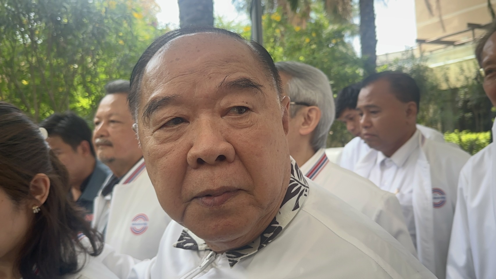 ไม่ร่วมรัฐบาล ประวิตร ลั่น สส.พลังประชารัฐ ยังอยู่ครบ