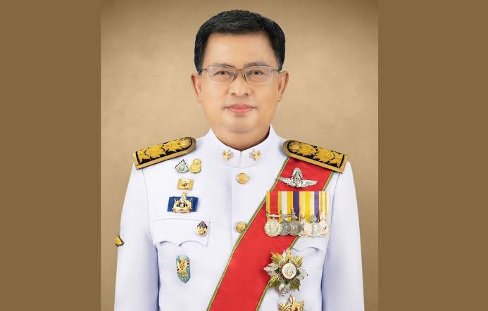 มณเฑียร เจริญผล