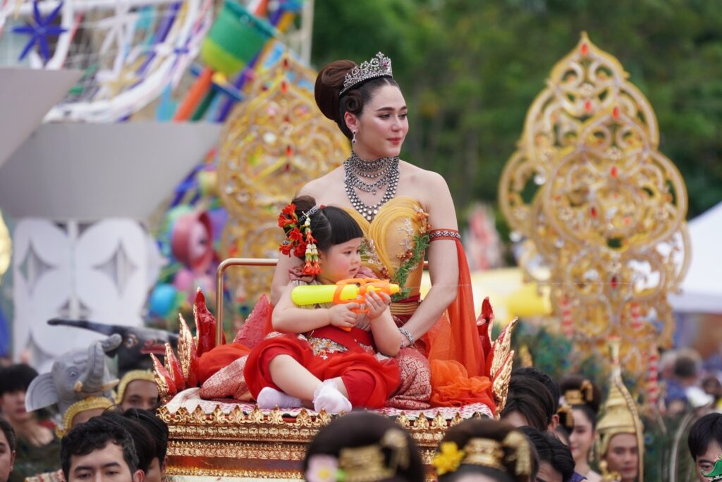 สงกรานต์ ไอคอนสยาม