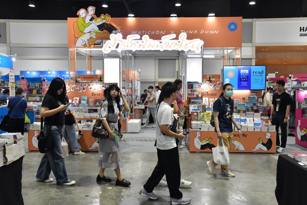 คนรุ่นใหม่เจน Y ปักหมุดงานหนังสือที่ศูนย์สิริกิติ์ แหล่งพบปะช็อป-กิน-เที่ยว ติดรถไฟฟ้า MRT