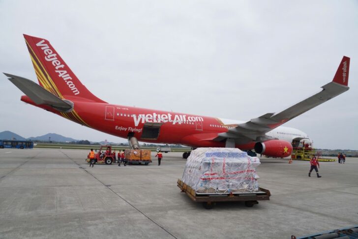 Vietjet เวียตเจ็ท ขนทีมกู้ภัยสู่เมียนมา ช่วยเหลือผู้ประสบภัยแผ่นดินไหว