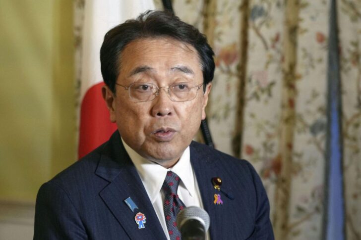 Japan เรียวเซ อาคาซาวะ (Ryosei Akazawa) รัฐมนตรีเพื่อการฟื้นฟูเศรษฐกิจญี่ปุ่น ภาพโดย Kyodo/via REUTERS