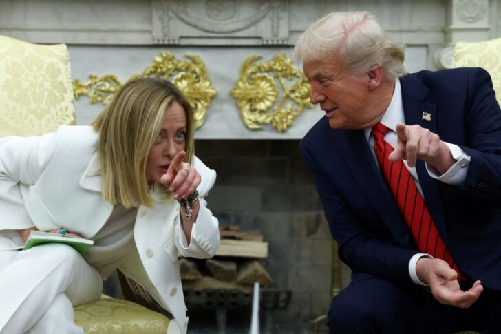 Trump จอรเ์เจีย เมโลนี นายกรัฐมนนตรีอิตาลี เป็นผู้นำยุโรปชาติแรกที่มาพบประธานาธิบดีโดนัลด์ ทรีมป์ ที่ทำเนียบขาว เมื่อวันที่ 17 เมษายน ภาพโดย REUTERS/Evelyn Hockstein