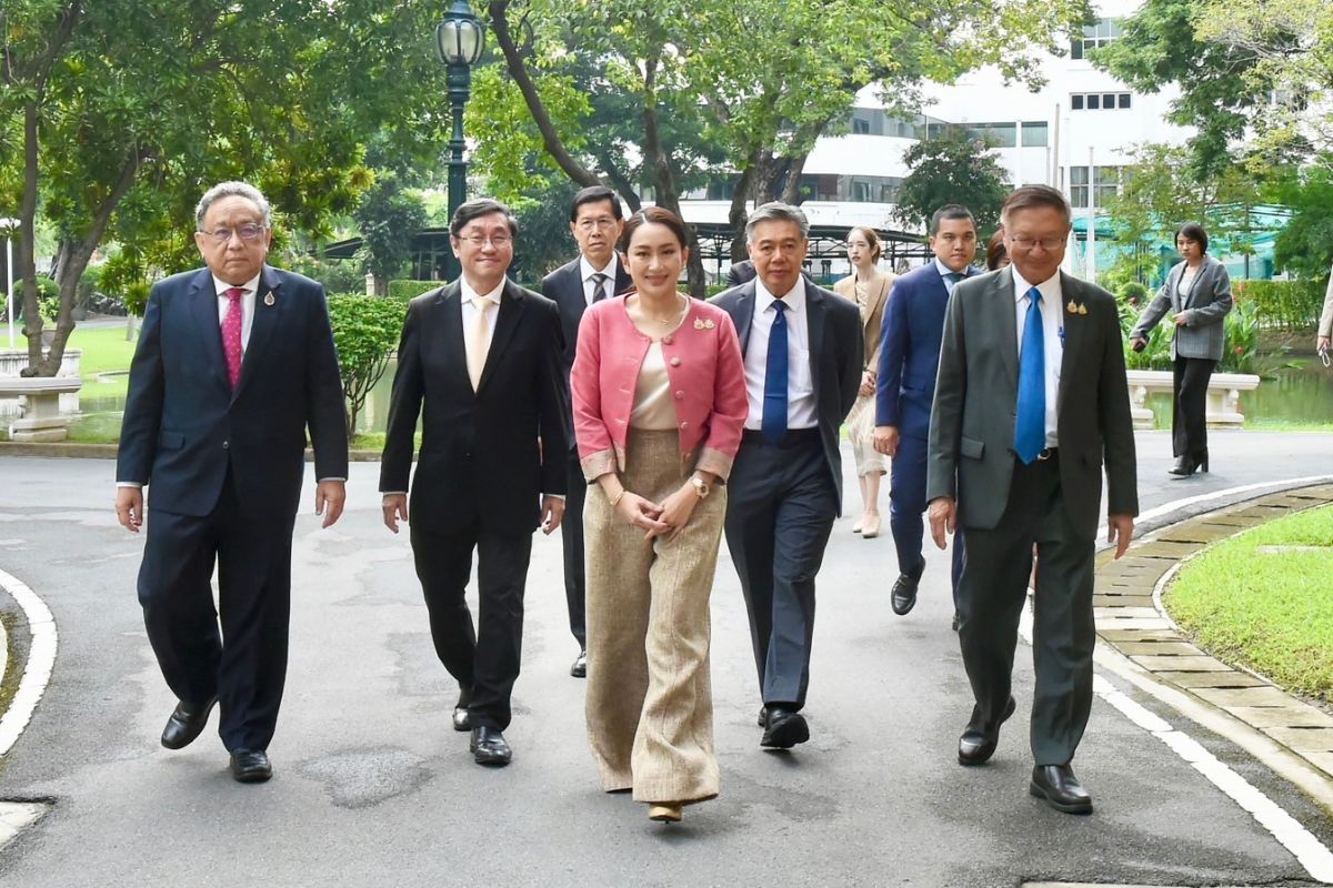 นายกฯเข้าบ้านพิษณุโลก ถกทีมที่ปรึกษาฯ คาดคุยรับมือภาษีทรัมป์ ก่อนพบ “อันวาร์”