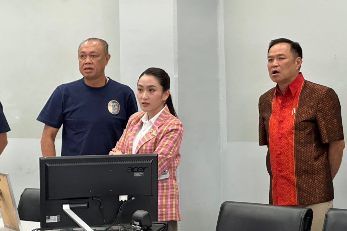 “อิ๊งค์” ประชุมผู้ว่าฯ นายก อบจ.ทั่วประเทศ ในสนามช้าง บุรีรัมย์