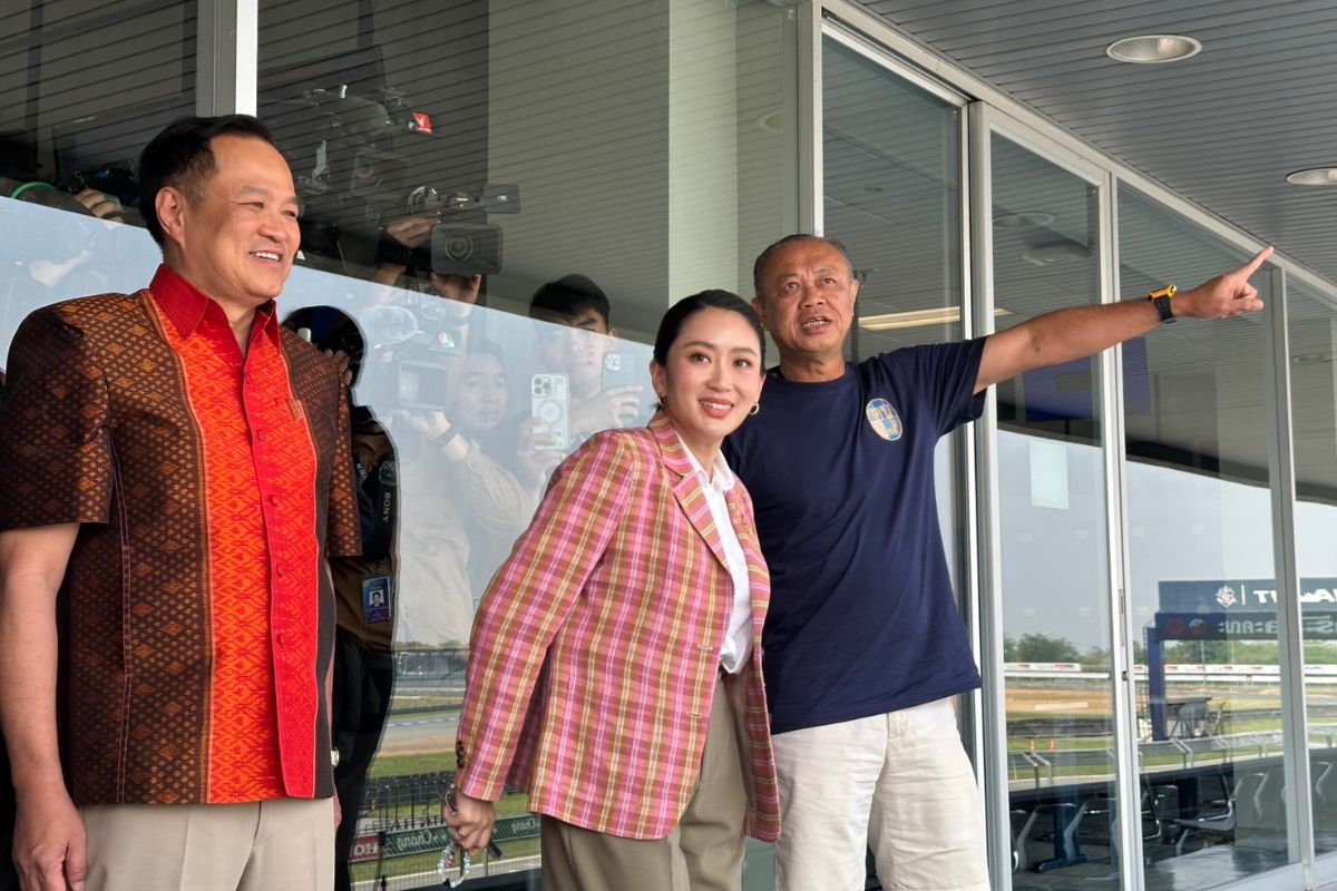 อนุทิน มอง อิ๊งค์ เยือนบุรีรัมย์พบผู้นำท้องถิ่น เพื่อมีกำลังใจช่วยประชาชน