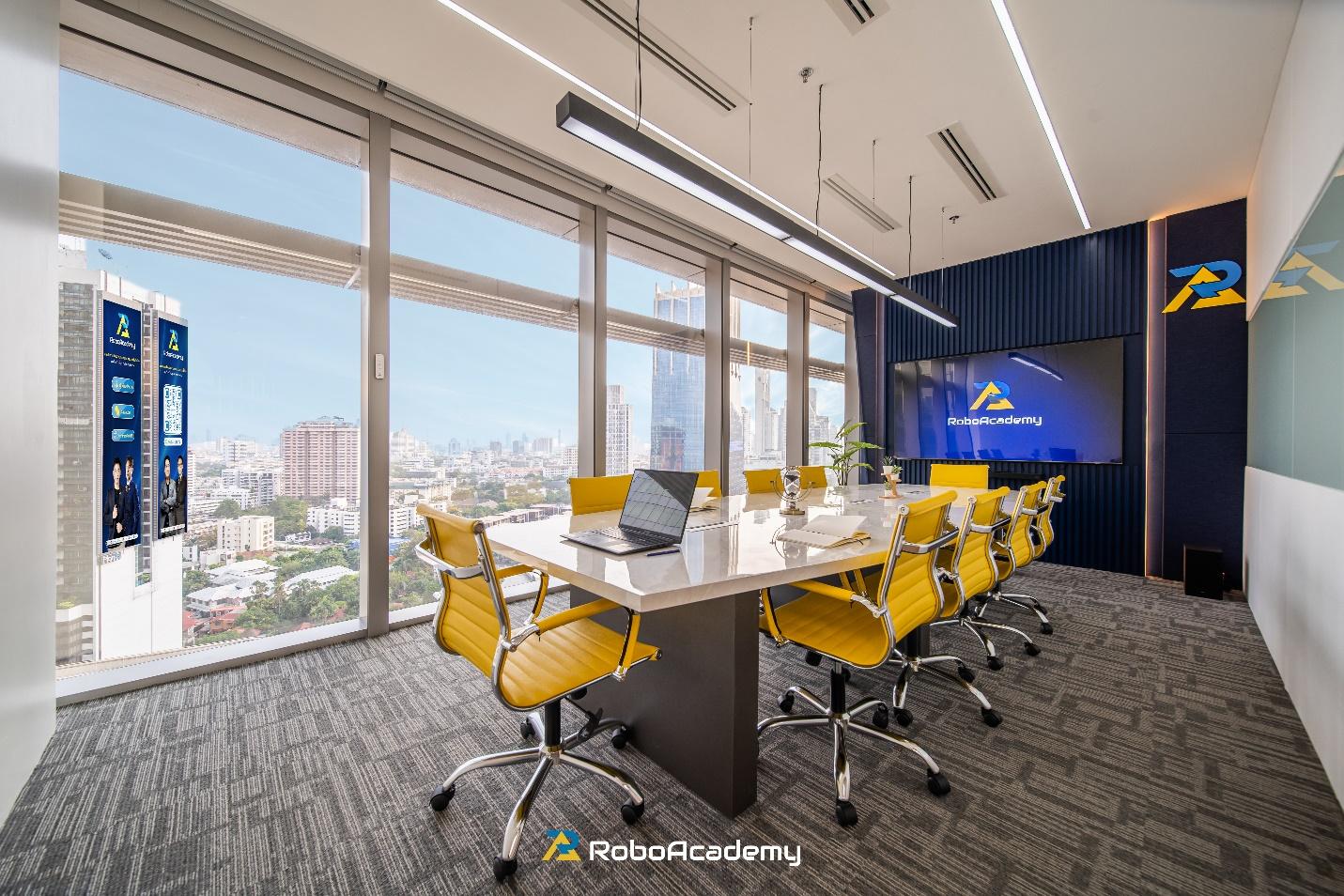 RoboAcademy เปิดสำนักงานใหม่ที่ One Bangkok เสริมทักษะลงทุนสู่