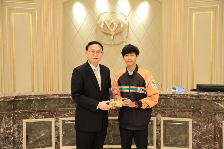 image1 ฮีโร่ พนักงานเซเว่นฯ กระโดดช่วยแมวตกน้ำ รับรางวัล DNA ความดี 24 ชั่วโมง