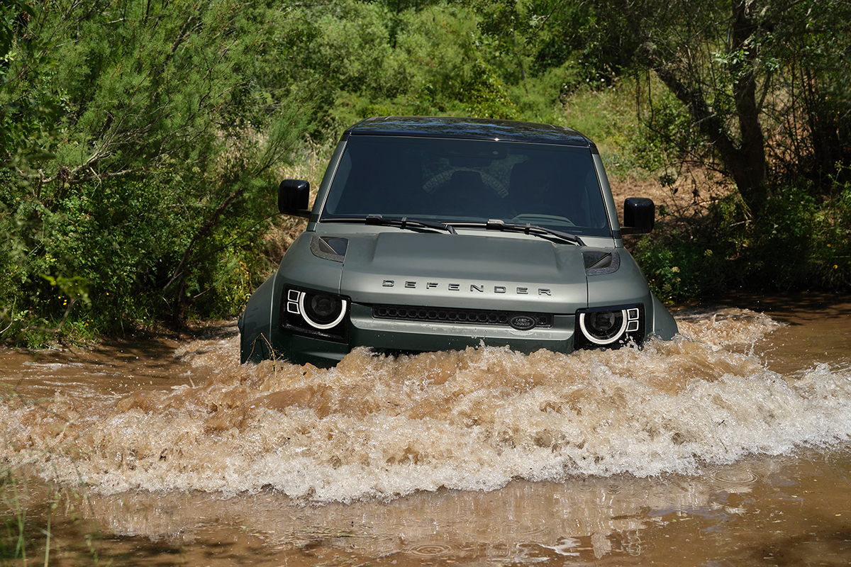 แลนด์โรเวอร์ Defender OCTA