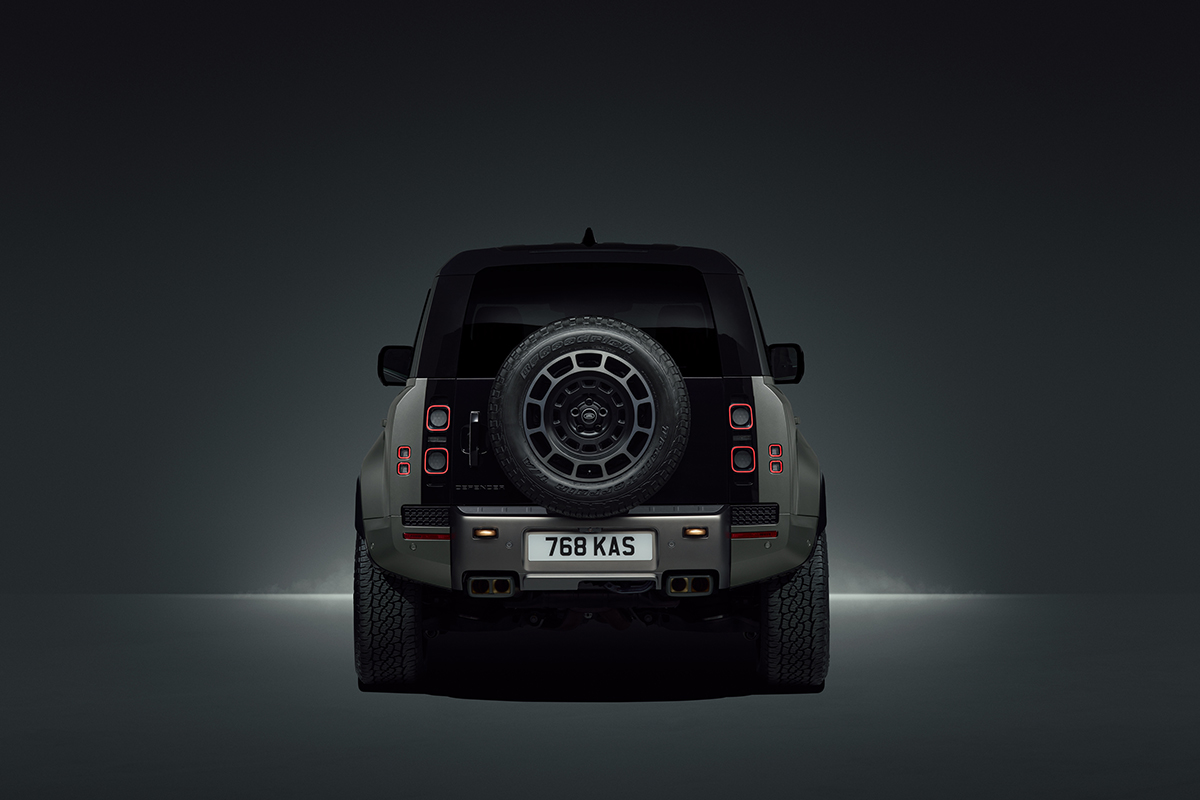 แลนด์โรเวอร์ Defender OCTA