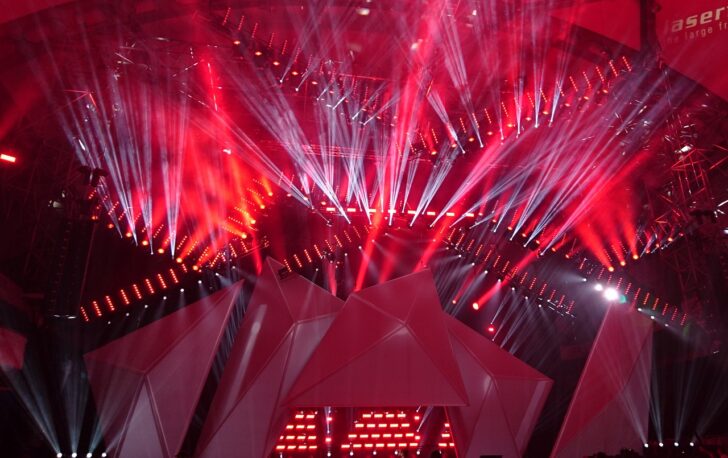 lightshow-1573327_1280