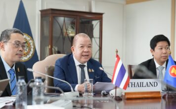 พิชัย นริพทะพันธุ์