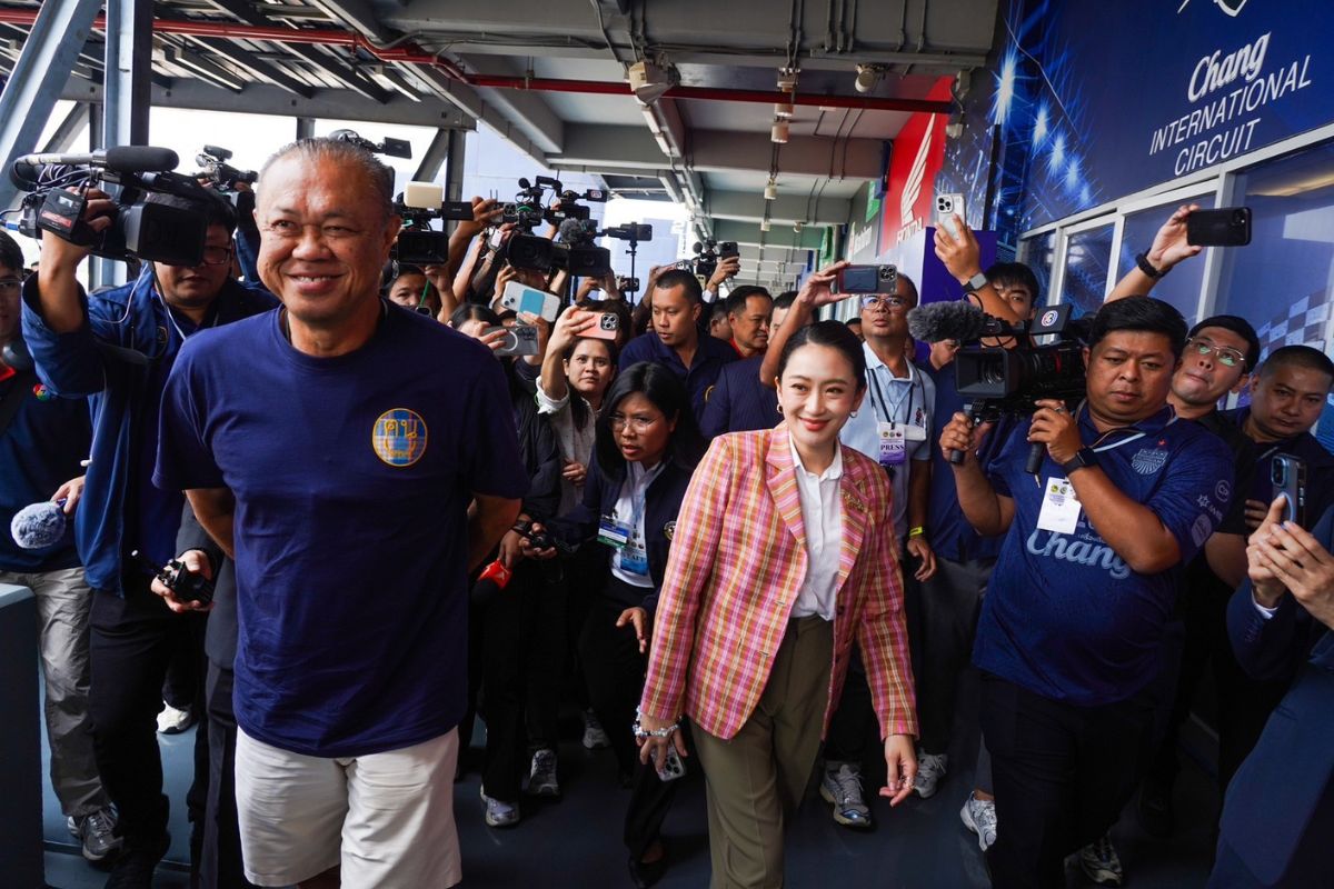 เนวิน ชิดชอบ พานายกฯ ทัวร์สนามช้างฯ อวดความพร้อมแข่งโมโตจีพี