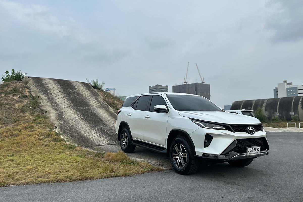 ฟอร์จูนเนอร์ ลีดเดอร์ เอส (FORTUNER LEADER S)