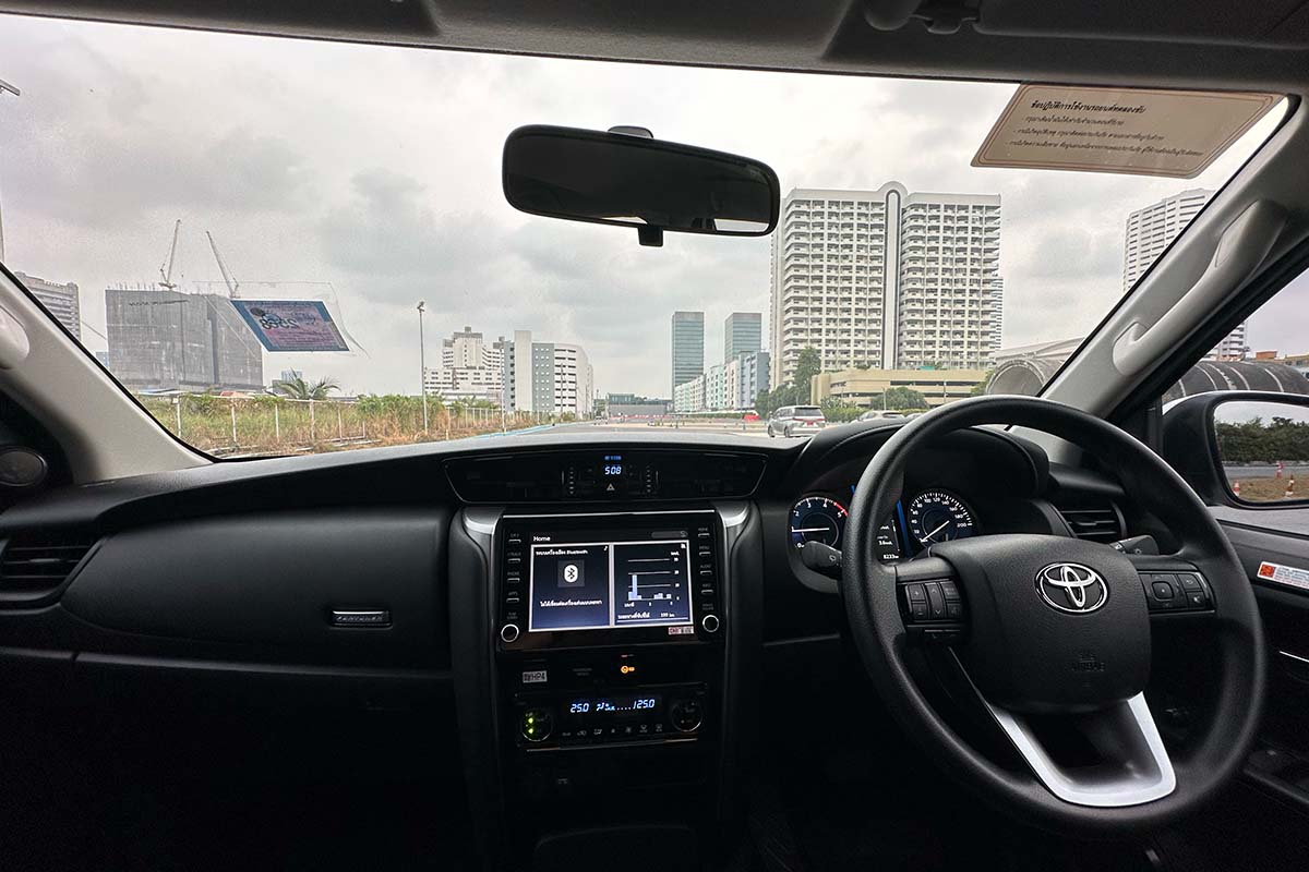 ฟอร์จูนเนอร์ ลีดเดอร์ เอส (FORTUNER LEADER S)