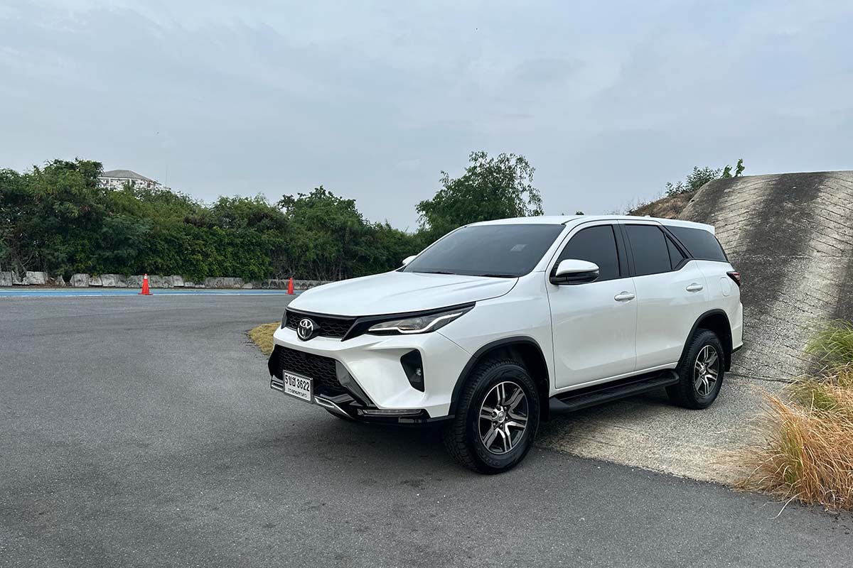 ฟอร์จูนเนอร์ ลีดเดอร์ เอส (FORTUNER LEADER S)
