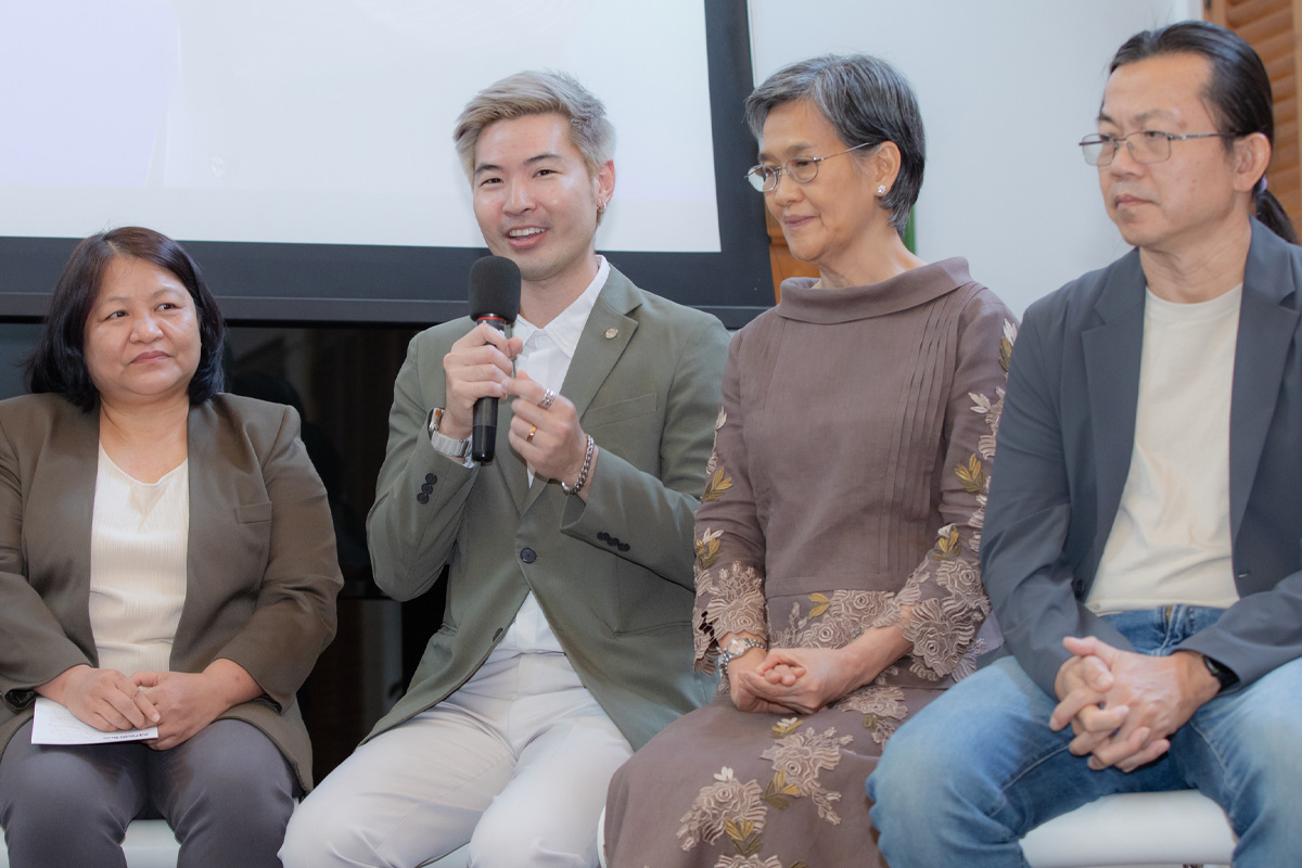 พชรธรณ์ นิยมเธียรสิน