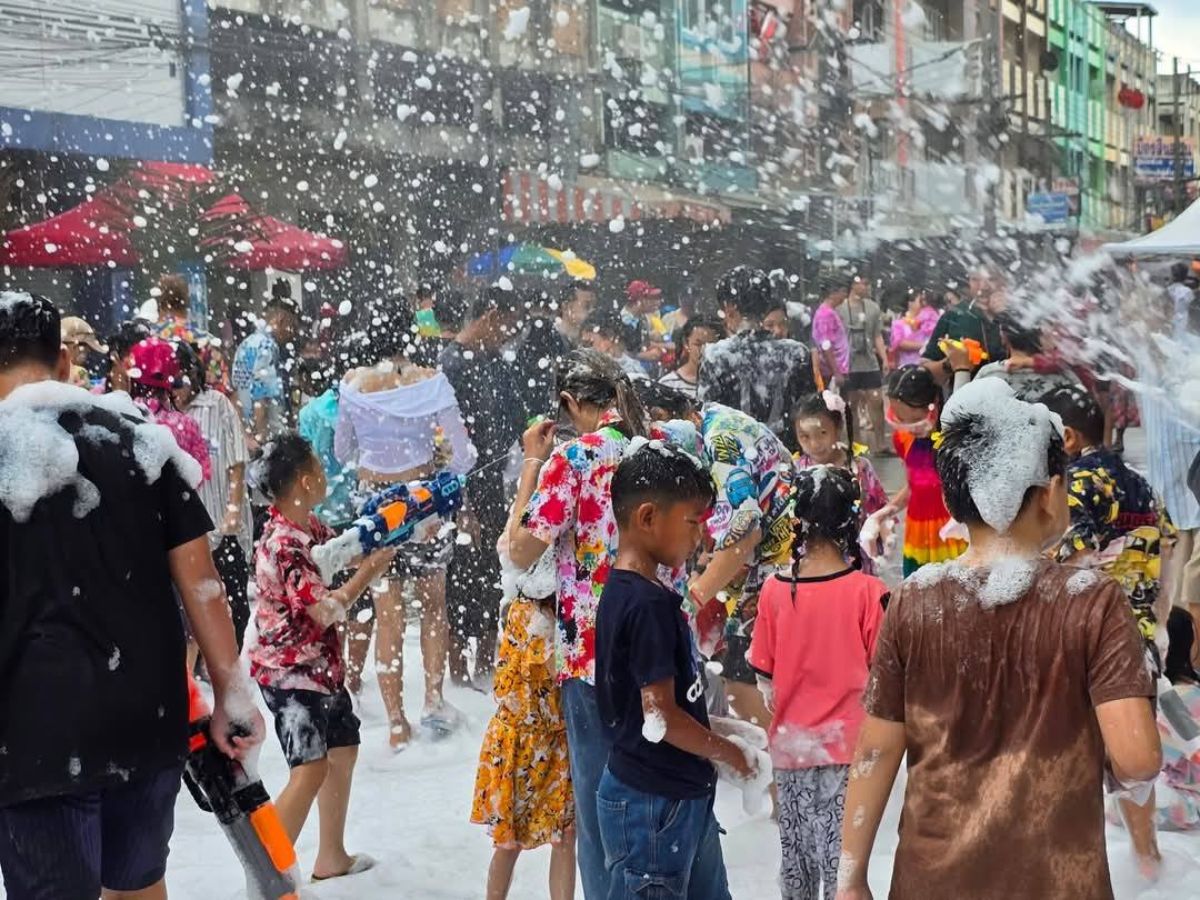 “สาดน้ำม่วนใจ๋ ที่สบตุ๋ยหนา” ดันเศรษฐกิจท้องถิ่นลำปางสะพัดกว่า 2 ล้านบาท