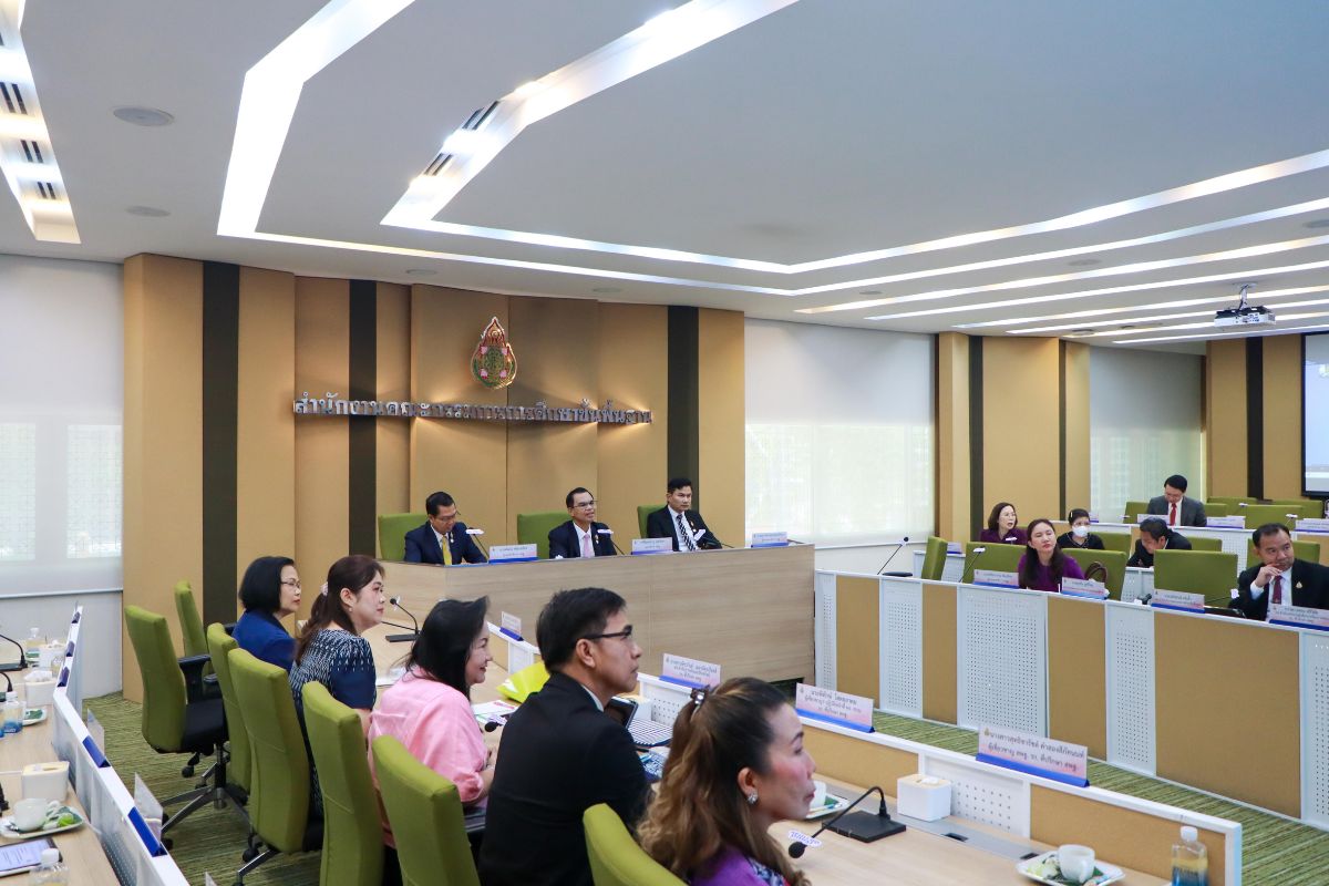 สพฐ. เร่งสรุปที่นั่งว่างรับ ม.1-ม.4 ลอตสอง เปิดระบบจองออนไลน์ 17-22 เม.ย. 68
