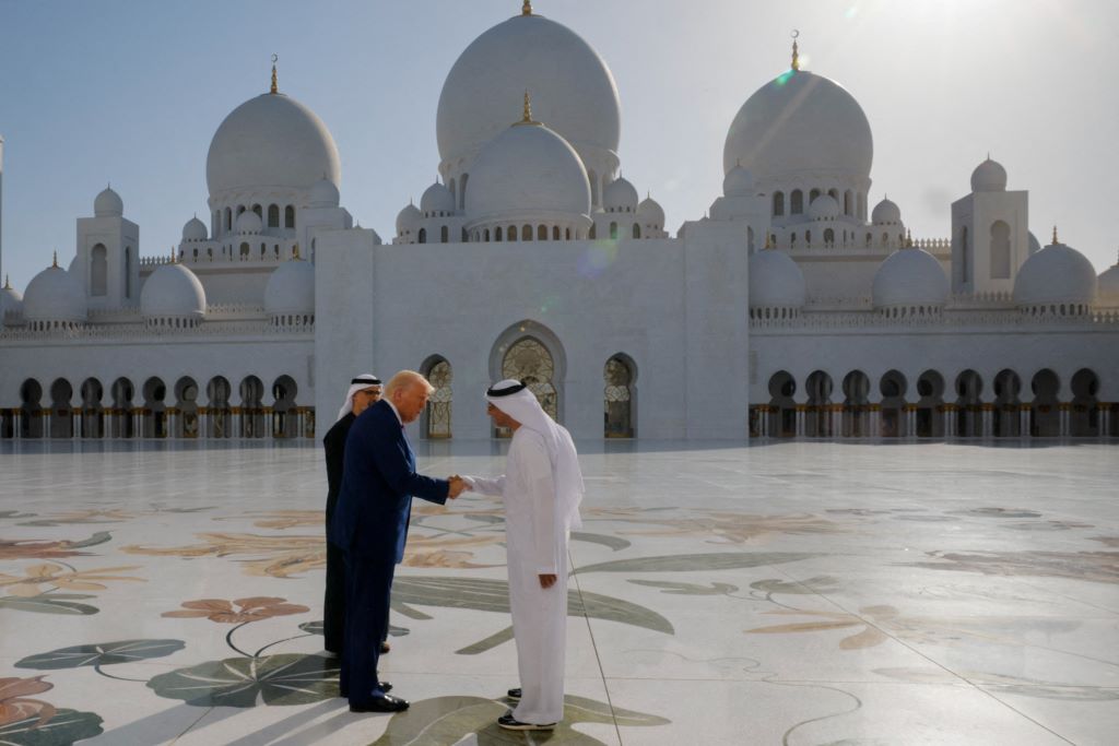 ทรัมป์ประกาศดีล 2 แสนล้านเหรียญ-UAE นำเข้าชิป AI ขั้นสูง