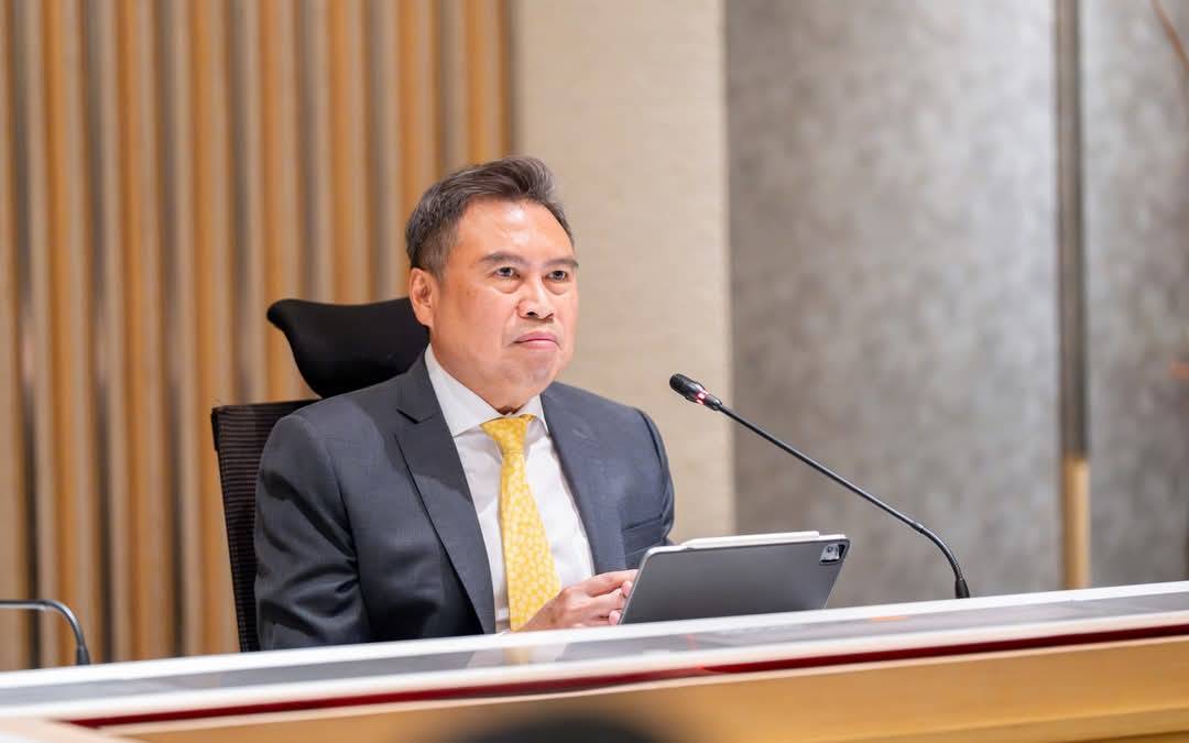พรชัย ฐีระเวช