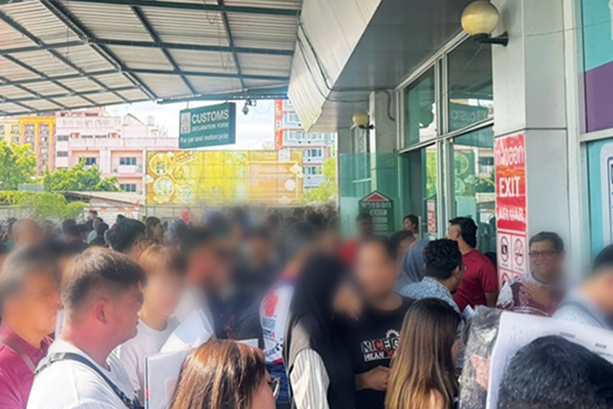 “ด่านสงขลา” นักท่องเที่ยวกรอก ตม.6 ออนไลน์ฉลุย
