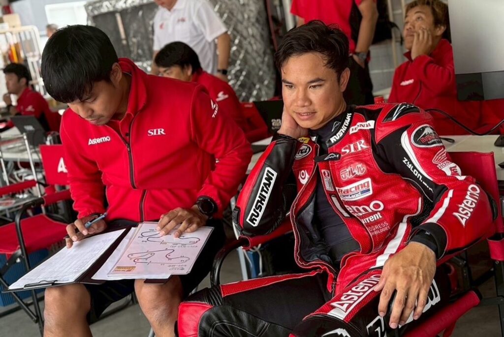 นักบิด ฮอนด้า เรซซิ่ง ไทยแลนด์ 