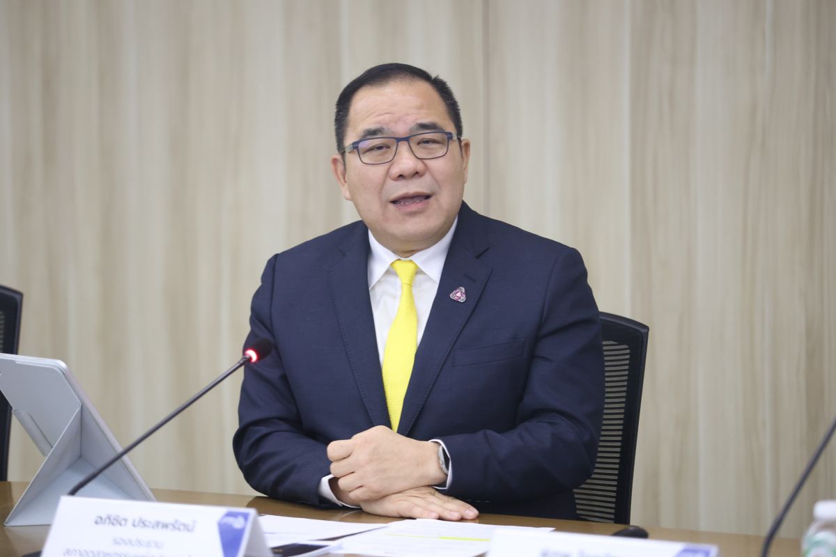 อภิชิต ประสพรัตน์