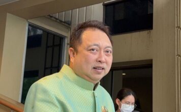 สุชาติ ชมกลิ่น