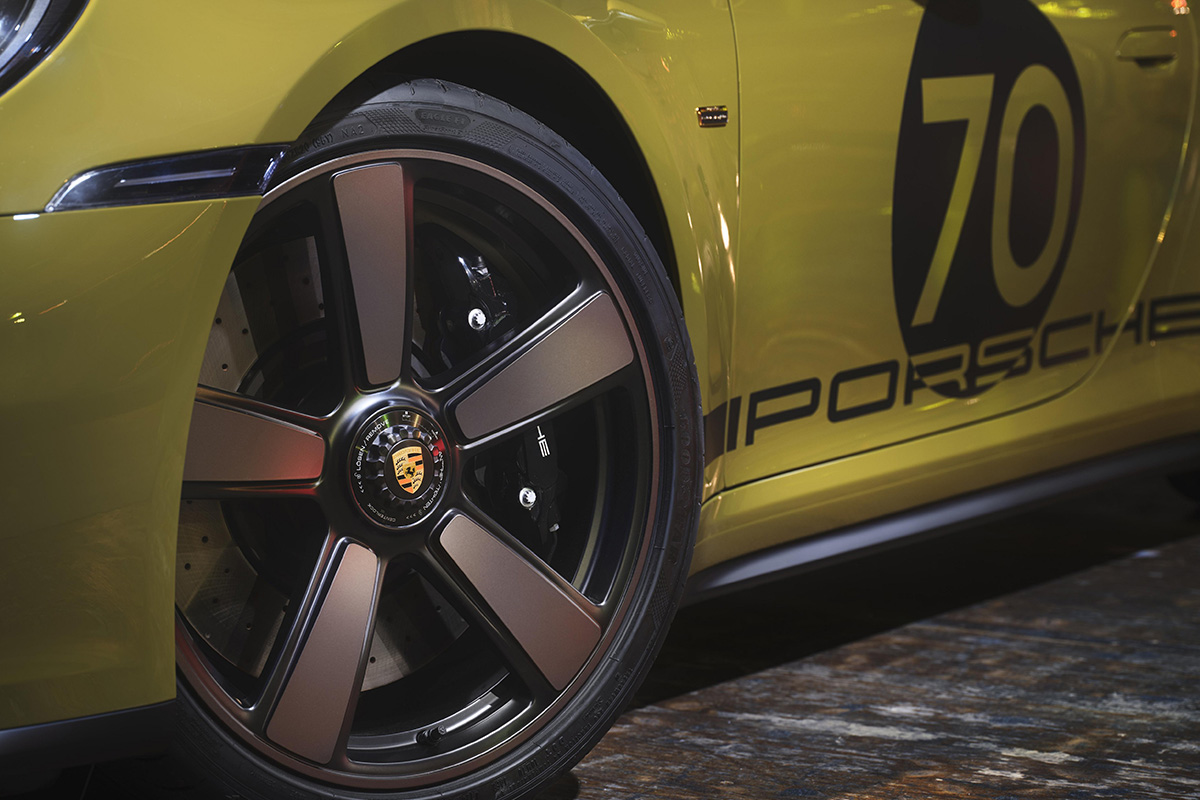 911 Spirit 70