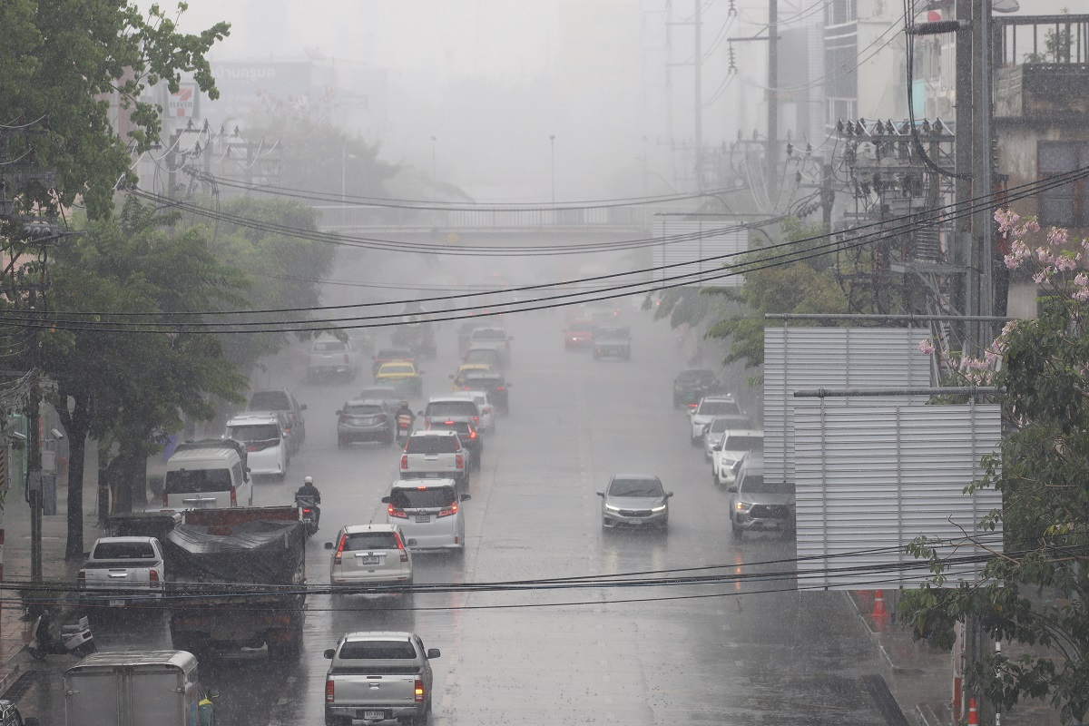 กรมอุตุฯ เตือนฝนตกหนัก ในภาคเหนือ-อีสานตอนบน โซนกรุงเทพฯฝนตก 60%