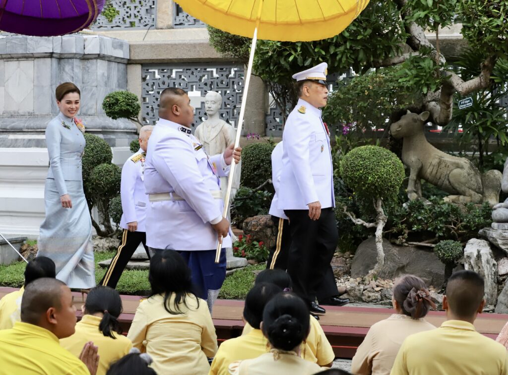 ในหลวง-พระราชินี