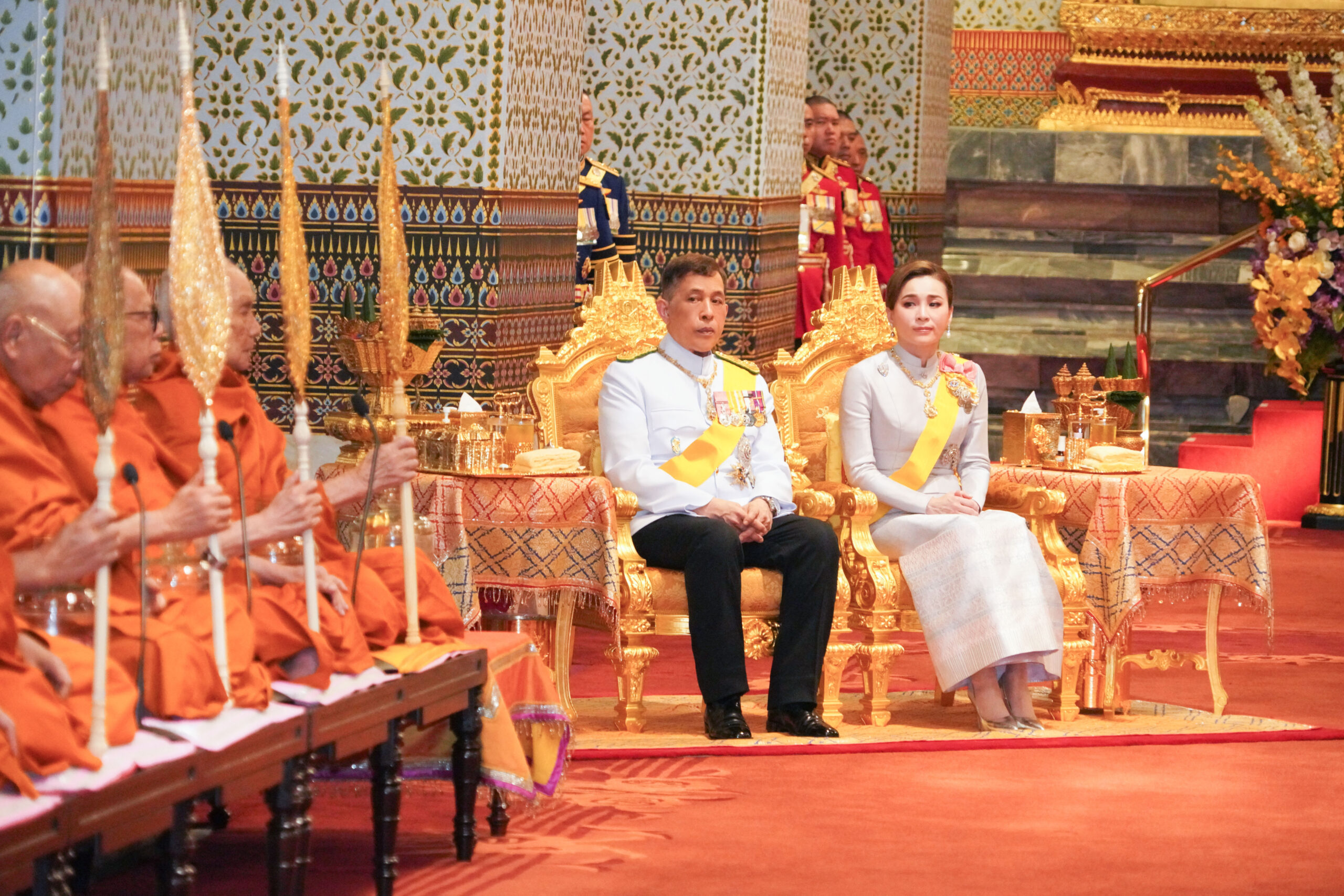 ในหลวง พระราชินี เสด็จฯ ในพระราชพิธีฉัตรมงคล 2568