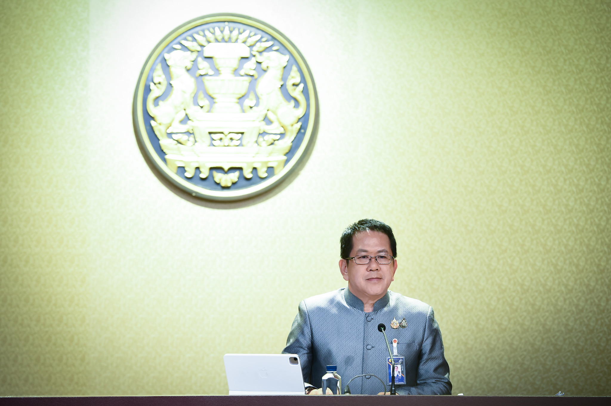 จิรายุ ห่วงทรัพย์