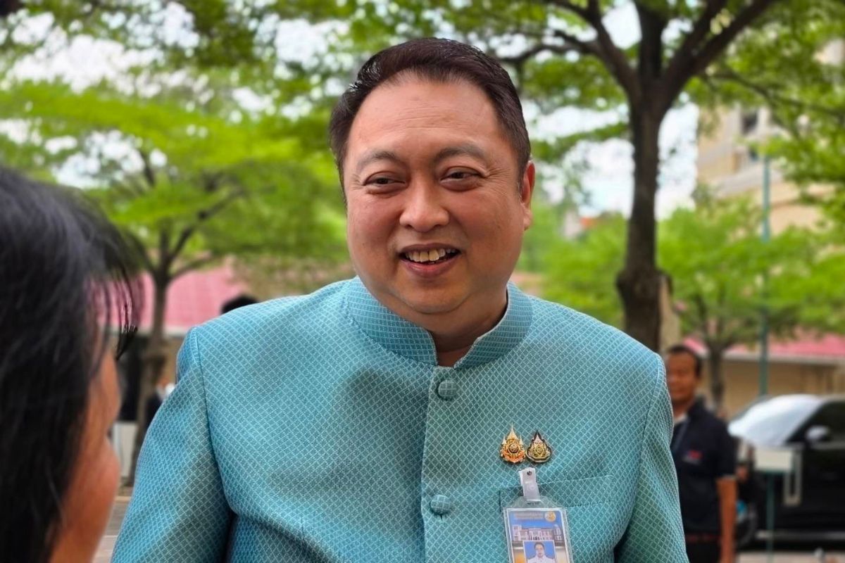 สุชาติ จ่อถกก๊วน สส. คุยทิศทางการเมือง ปลาย พ.ค. ท่ามกลางกระแสข่าวเนื้อหอม