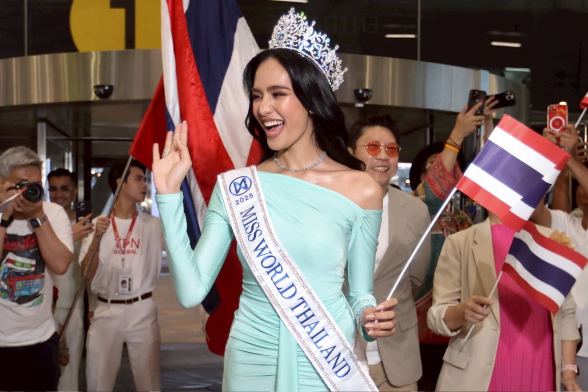 สนามบินแตกแฟนนางงามแห่ส่ง “โอปอล-สุชาตา” ชิงมงฟ้าที่อินเดีย