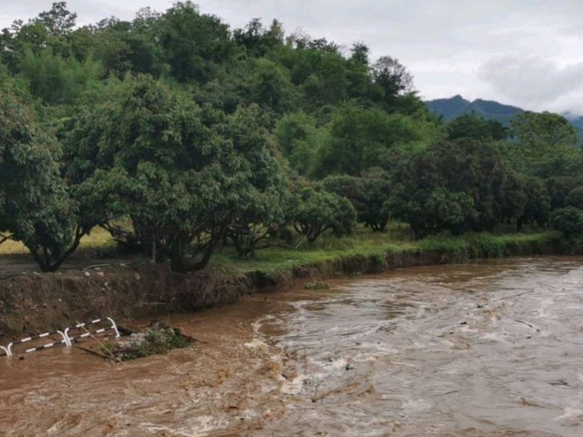 ฝนกระหน่ำเชียงใหม่ น้ำป่าหลาก เฝ้าระวังน้ำท่วม อช.ออบขาน สั่งปิดพื้นท่องเที่ยว