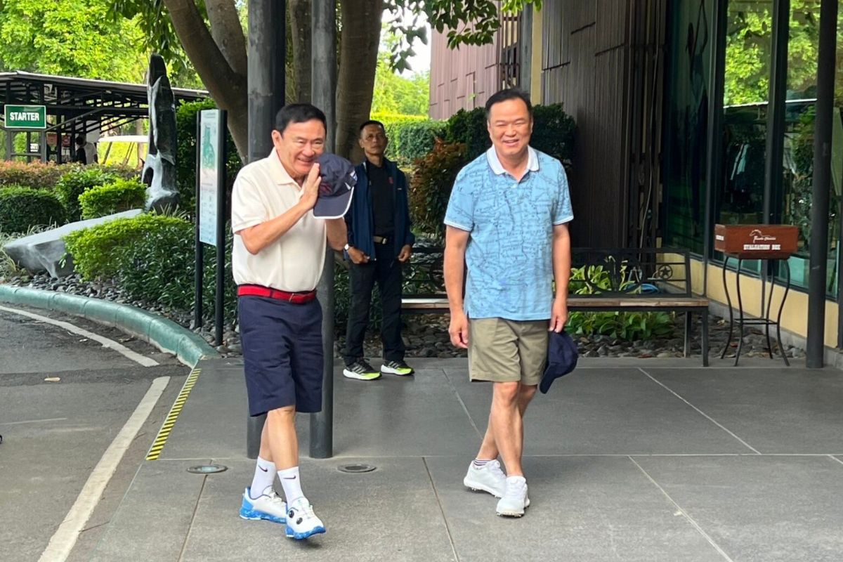 อนุทิน​ ขอบคุณ​ ทักษิณ ชมทำงานดีหนุนนายกฯ​ ยัน​ไร้ซ่อนเร้น มีแต่แว่นตา​ไม่มีมีด