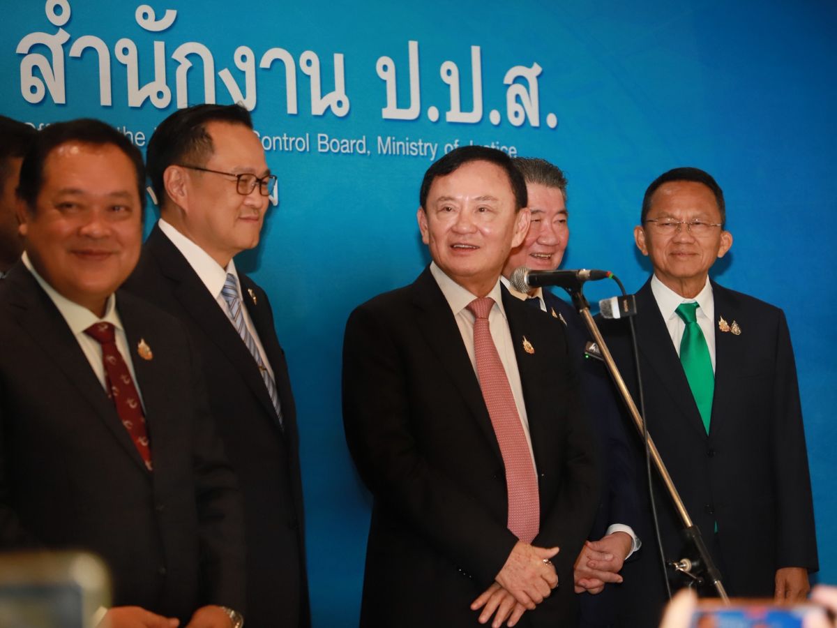 ทักษิณแฉ มีคนปั่นพายุ ไม่ให้ยิ่งลักษณ์กลับประเทศ พร้อมสู้ต่อจำนำข้าว 