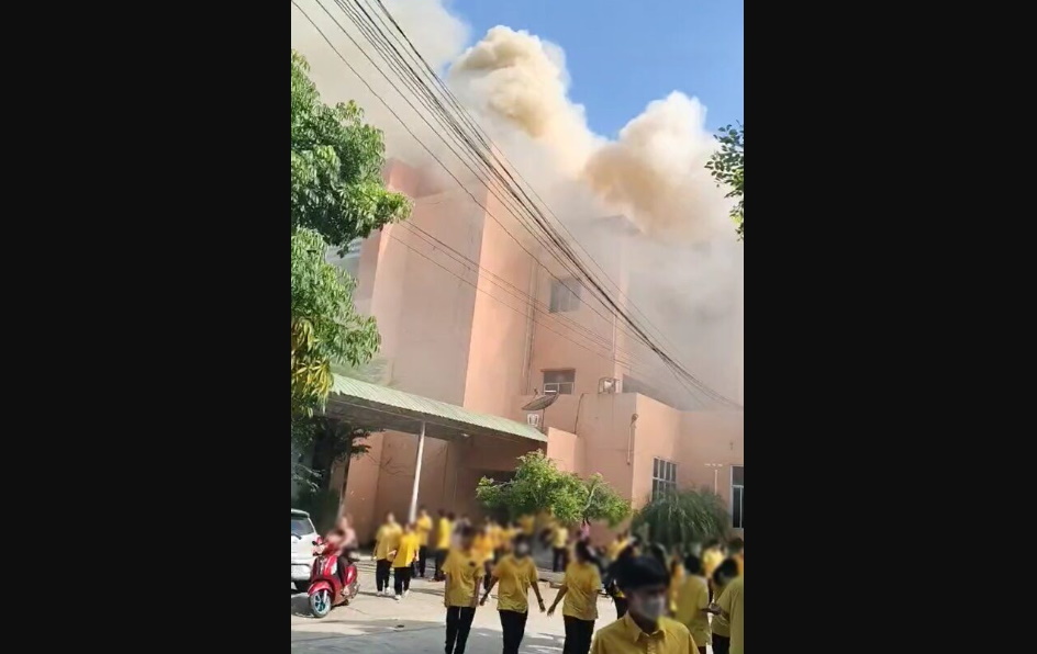 ไฟไหม้ ในโรงเรียนมัธยมวัดหนองจอก กทม. เจ้าหน้าที่คุมเพลิงได้แล้ว