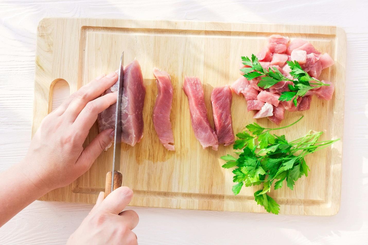 หยุดกินหมูดิบ ป้องโรคไข้หูดับ ชวนคนไทยกินหมูปรุงสุกเท่านั้น
