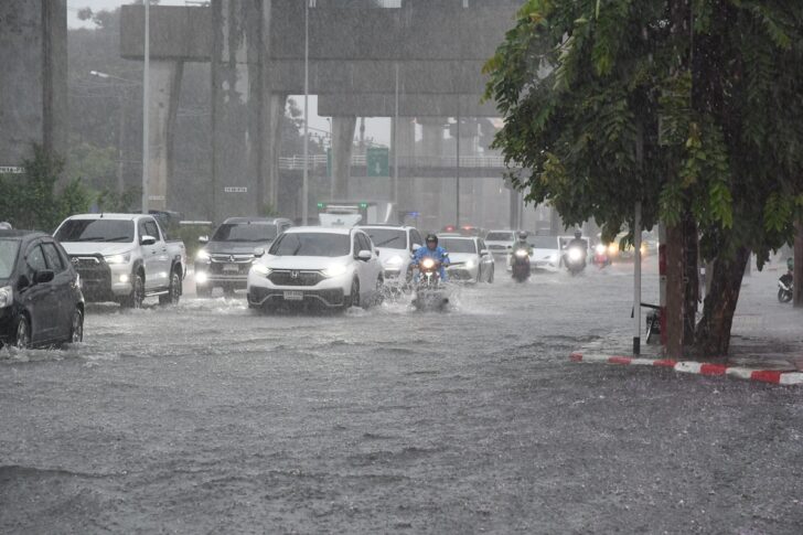 .กรมอุตุฯเตือน “ฝนตกหนัก-ท่วมฉับพลัน” ฉบับ 12 รวม กทม.-ปริมณฑล.