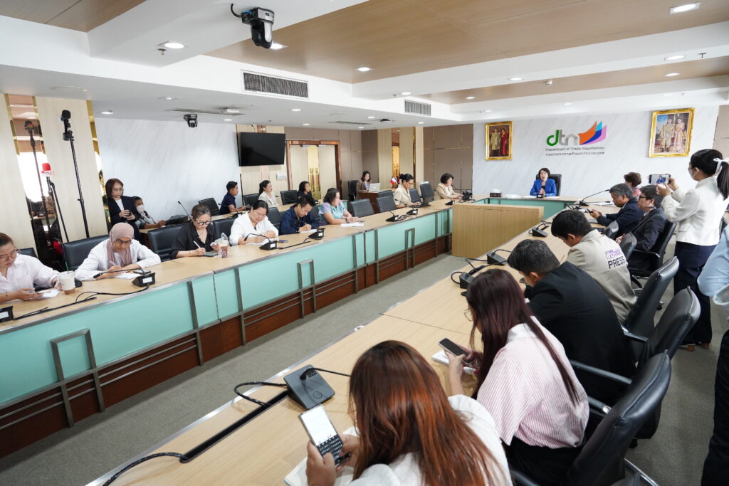 พาณิชย์ กางแผนเจรจา FTA ครึ่งปีหลัง 68 เร่งหาตลาด รับภาษีทรัมป์ 2.0